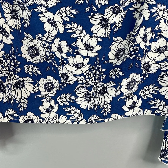 STREETWEAR SOCIETY Floral Print Off The Shoulder Top Blue White Flutter Sleeve S - Picture 5 of 9